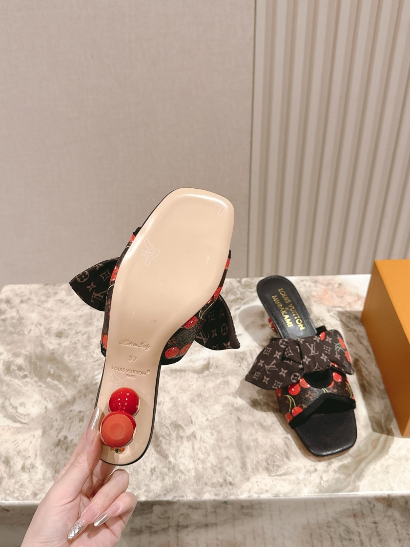 l0vis Vvtt0n slippers